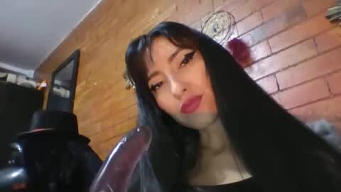  Angela  online show from November 2025 09:25:01 PM