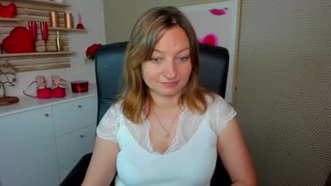 Snapshot of angela_samt chatting on June 2026 06:03:02 AM Angela online show from June 2026 06:03:02 AM