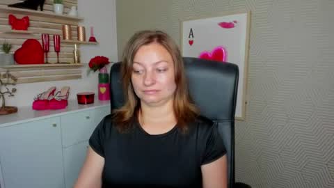 Snapshot of angela_samt chatting on July 2026 05:43:02 AM Angela online show from July 2026 05:43:02 AM