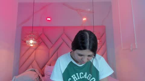 Snapshot of angelaa_cute chatting on June 2026 12:10:02 PM ANGELA online show from June 2026 12:10:02 PM