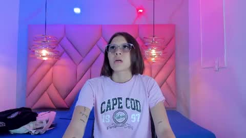 Snapshot of angelaa_cute chatting on July 2026 11:58:02 AM ANGELA online show from July 2026 11:58:02 AM