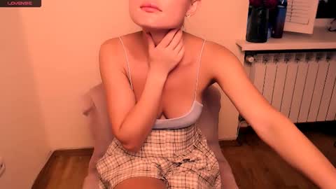 Snapshot of angelalice_ chatting on September 2025 09:42:02 AM Alice online show from September 2025 09:42:02 AM