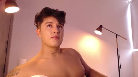 Angel online show from December 2025 06:58:01 PM