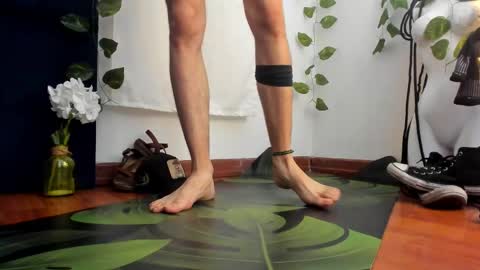 angeldamianart online show from December 2025 07:53:01 PM