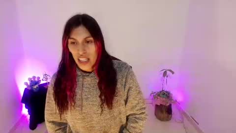 Snapshot of angele_johnson chatting on June 2026 08:51:02 PM angele online show from June 2026 08:51:02 PM