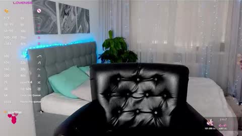 Ksenia online show from September 2025 10:48:01 AM