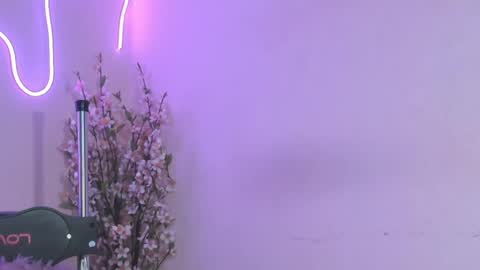 Carolina online show from February 2025 01:11:01 AM