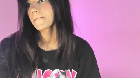 Carolina online show from February 2025 12:32:02 AM