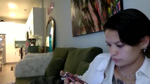 angelia01m online show from November 2025 10:04:01 PM