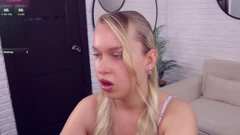 Snapshot of angelic_coy chatting on June 2026 11:25:02 AM Angelic beauty online show from June 2026 11:25:02 AM