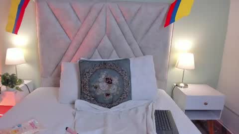 Snapshot of angelica_cross chatting on June 2026 08:43:02 PM Angelica Cross online show from June 2026 08:43:02 PM