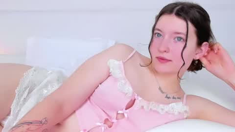 Snapshot of angelicmoon chatting on December 2024 02:34:02 AM Angelic online show from December 2024 02:34:02 AM