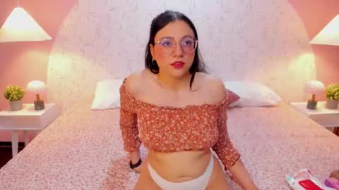 Snapshot of angelie_rosebrm chatting on February 2026 12:44:01 AM Angelica online show from February 2026 12:44:01 AM