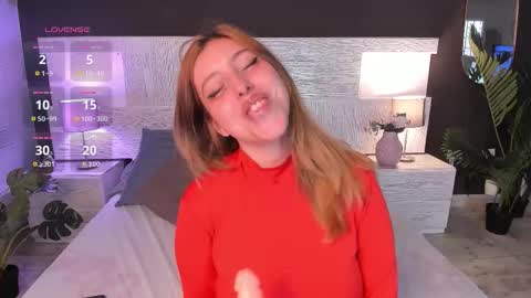 Snapshot of angeliique_ chatting on October 2025 08:53:02 PM Angelique online show from October 2025 08:53:02 PM