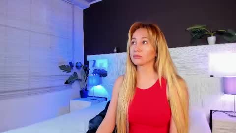 Snapshot of angelina_hilton chatting on July 2026 01:08:02 PM angelina_hilton online show from July 2026 01:08:02 PM