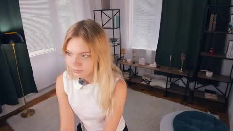 Alice WOW online show from April 2026 08:48:01 AM