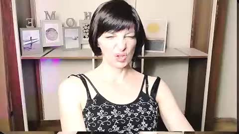 Angelina online show from June 2026 12:22:01 PM