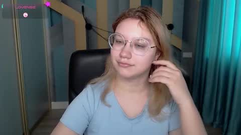 AngelinaLow online show from February 2026 12:15:01 PM