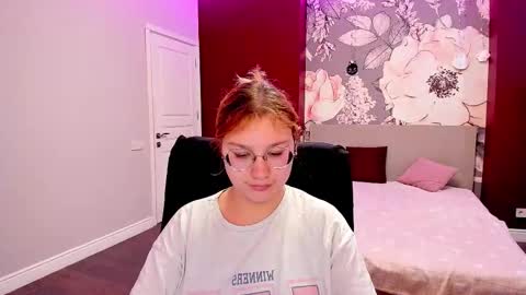 AngelinaLow online show from February 2026 12:35:02 PM