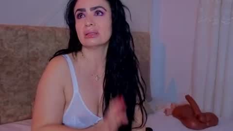 Snapshot of angelinarouse_ chatting on June 2026 03:15:02 AM angelinarouse_ online show from June 2026 03:15:02 AM