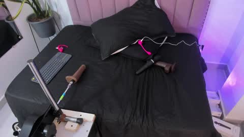 Angeline online show from January 2025 07:31:02 PM