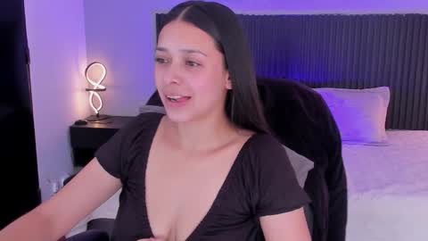 Snapshot of angeline_davies chatting on December 2024 03:50:02 PM angeline_davies online show from December 2024 03:50:02 PM