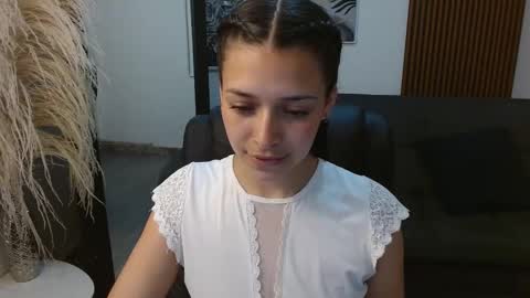 Snapshot of angeline_davies chatting on March 2025 03:09:02 PM angeline_davies online show from March 2025 03:09:02 PM