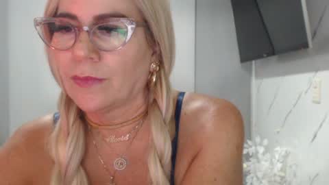 Snapshot of angelinna_12 chatting on June 2026 05:12:01 AM angelinna_12 online show from June 2026 05:12:01 AM