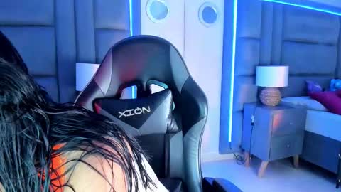 Angelique Muller  online show from November 2025 08:46:02 PM