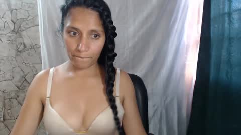 Snapshot of angelitaa_hot chatting on September 2025 10:15:02 PM angela online show from September 2025 10:15:02 PM