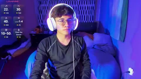 Snapshot of angelito18_twink chatting on June 2026 06:01:01 AM Angel online show from June 2026 06:01:01 AM