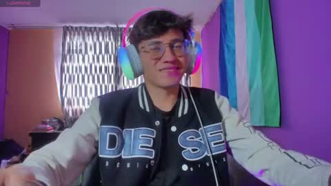 Snapshot of angelito18_twink chatting on June 2026 05:58:01 PM Angel online show from June 2026 05:58:01 PM