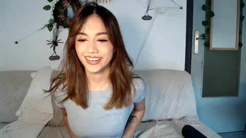 angelkath online show from October 2025 04:30:01 PM