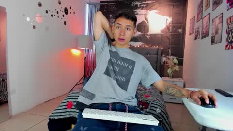 Snapshot of angell01_ chatting on November 2025 12:16:01 PM Angel online show from November 2025 12:16:01 PM