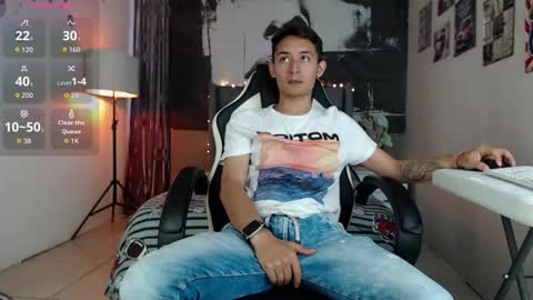 Snapshot of angell01_ chatting on November 2025 08:18:01 PM Angel online show from November 2025 08:18:01 PM