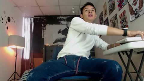 Snapshot of angell01_ chatting on November 2025 07:46:02 PM Angel online show from November 2025 07:46:02 PM