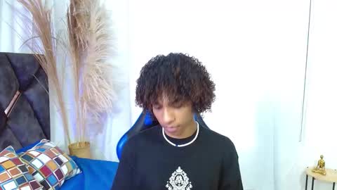 Angel online show from November 2025 08:40:01 PM