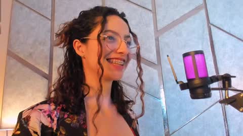 Angel online show from February 2025 10:10:02 PM