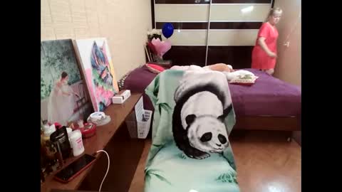 angelleah online show from September 2025 12:07:02 PM