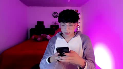 Angel  online show from November 2025 04:01:01 AM