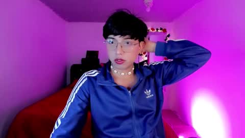 Angel  online show from November 2025 02:28:02 PM