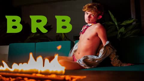 Angelo I work from home this is my room  online show from December 2024 09:39:01 AM