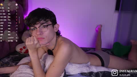 Angelo I work from home this is my room  online show from April 2026 02:09:02 AM