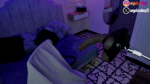 Snapshot of angels__collins chatting on November 2025 09:29:02 PM ANGELS online show from November 2025 09:29:02 PM