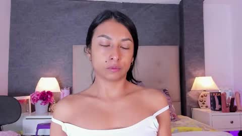 Angela online show from October 2025 11:41:02 AM