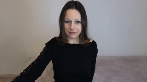 Giulia online show from February 2026 02:00:02 PM