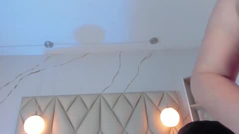 ANGIE online show from November 2025 02:31:02 PM