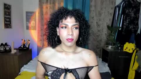 Snapshot of angelwhitte chatting on April 2026 01:21:02 AM angelwhitte online show from April 2026 01:21:02 AM