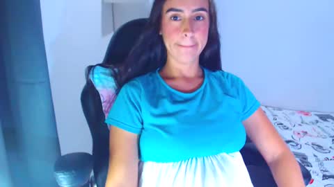 Snapshot of angie_dreamgirl chatting on December 2024 10:14:02 PM IG angie dreamgirl01 online show from December 2024 10:14:02 PM