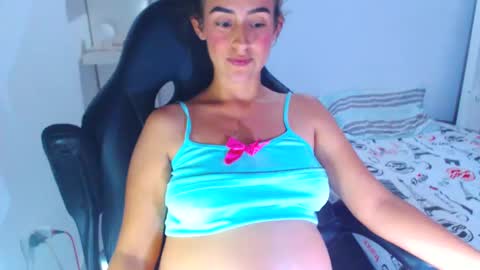 Snapshot of angie_dreamgirl chatting on December 2024 09:50:02 PM IG angie dreamgirl01 online show from December 2024 09:50:02 PM